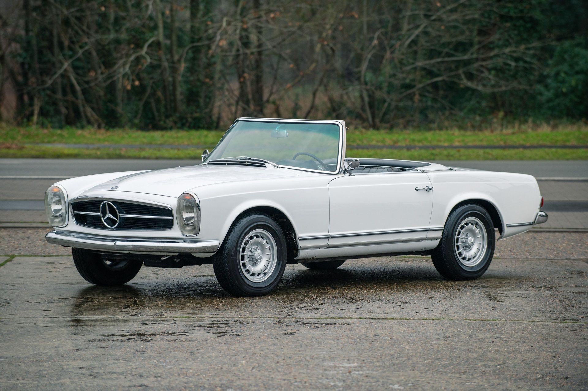 1965 Mercedes Benz SL Pagode